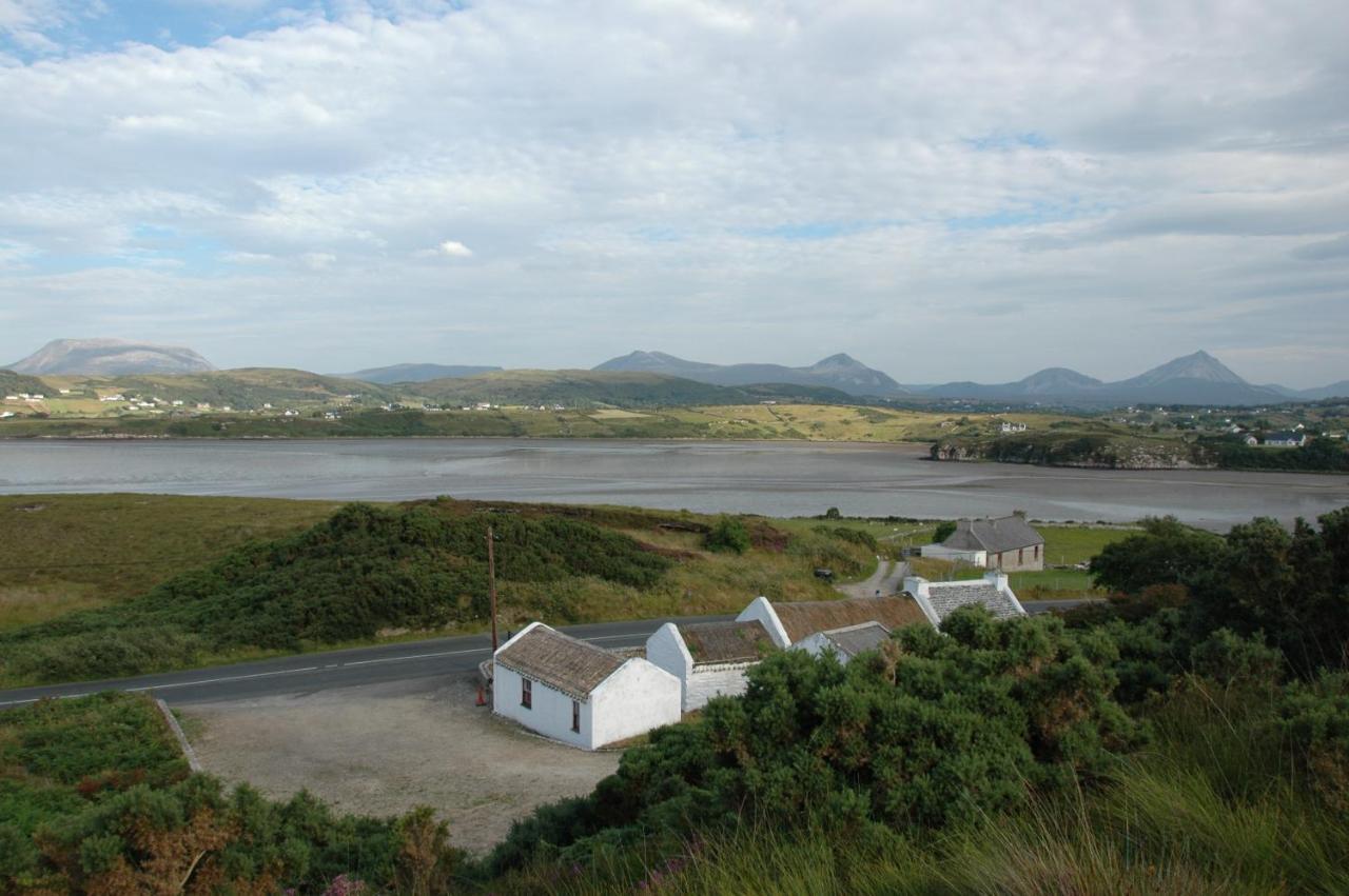 Ostan Loch Altan Hotel Cashel Hill Exterior photo